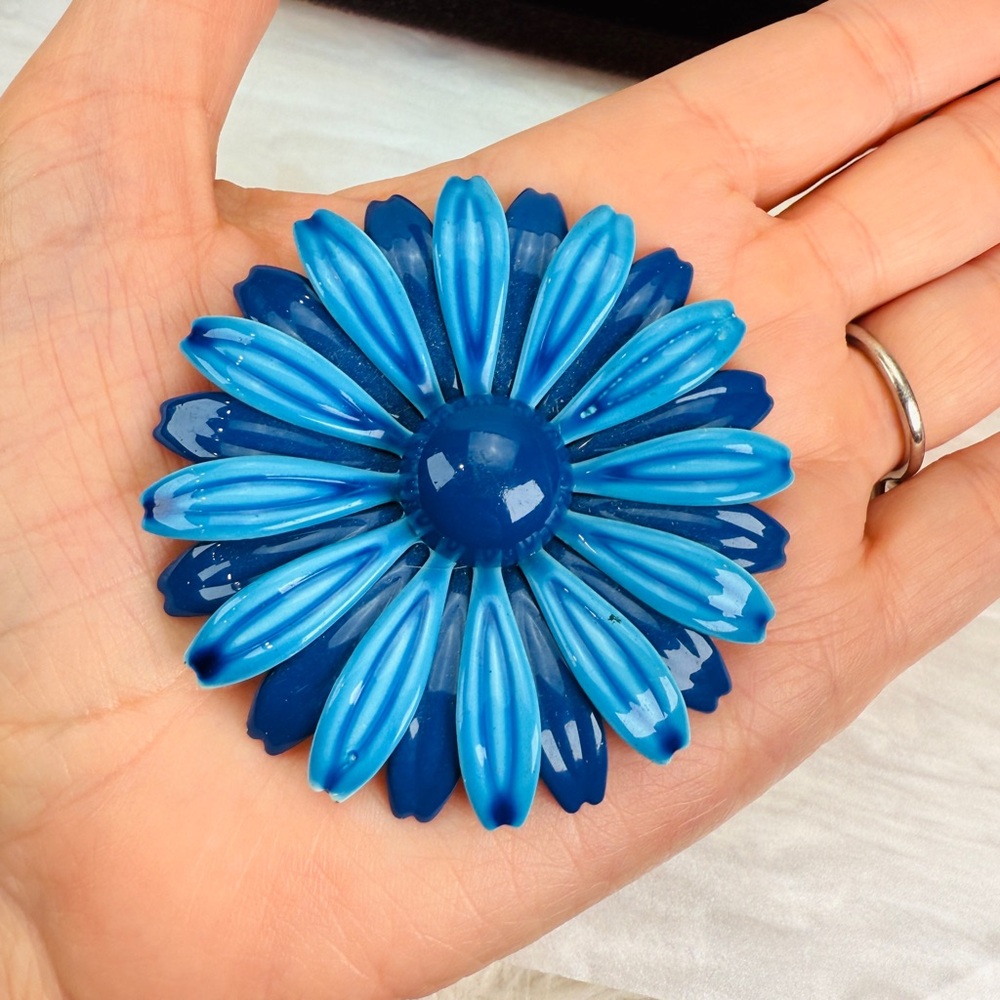 Vintage Blue and Light Blue Large Flower Brooch - Picture 4 of 9